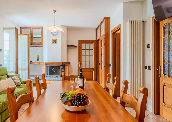 Campasc By Interhome * جيرا لاريو