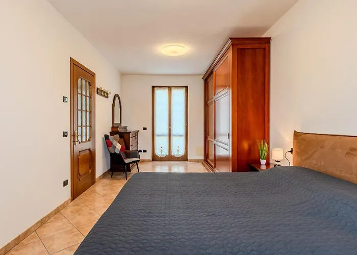 Campasc By Interhome * جيرا لاريو